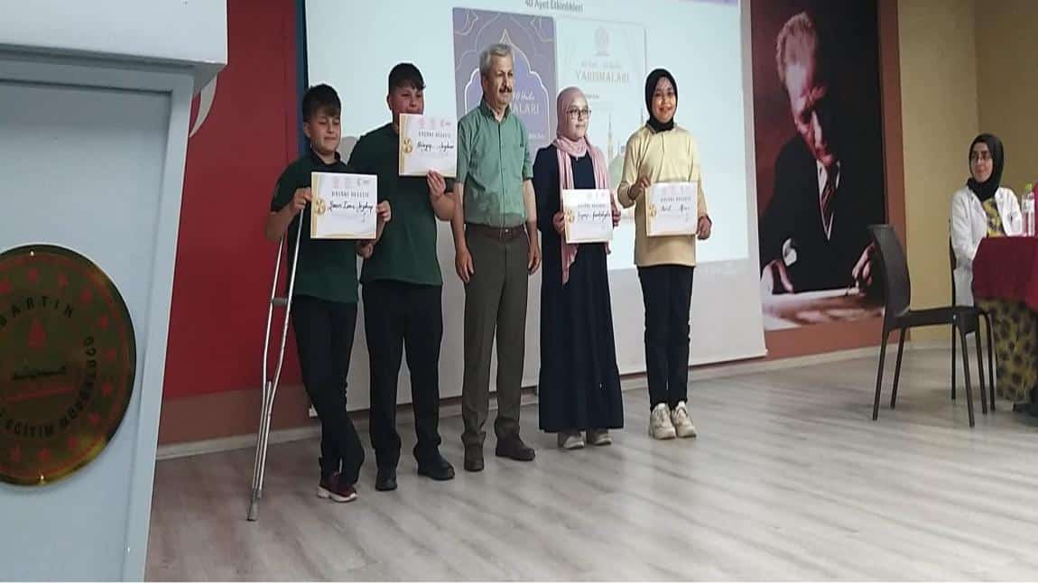 40 AYET 40 HADİS YARIŞMASINDA İL BİRİNCİLİĞİ ELDE ETTİK.